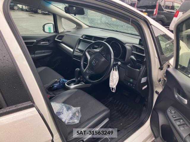 Honda FIT 2018-04 8730755-9