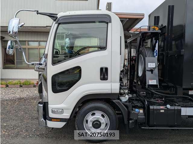 Isuzu FORWARD 2026-08 8726163-10