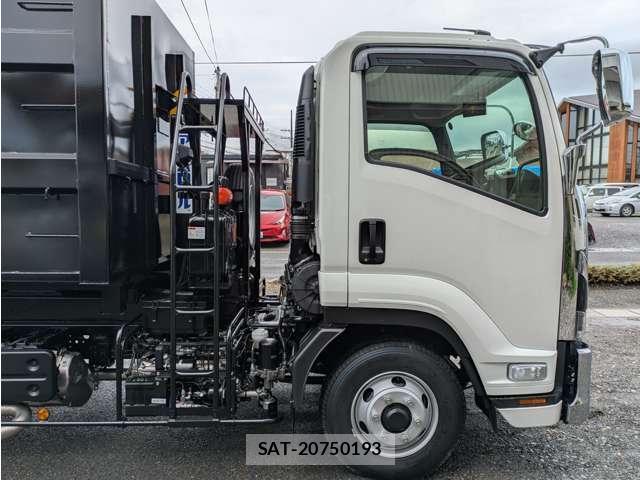 Isuzu FORWARD 2026-08 8726163-6