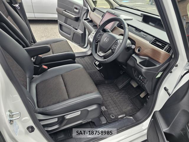 Honda FREED HYBRID 2024-04 8730123-4