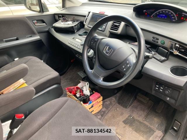 Honda FREED 2012-02 8730676-7