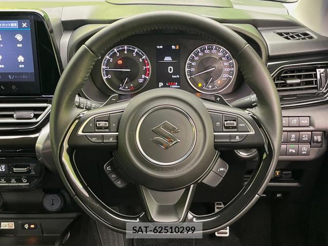 Suzuki Fronx 2024-10 8725819-10