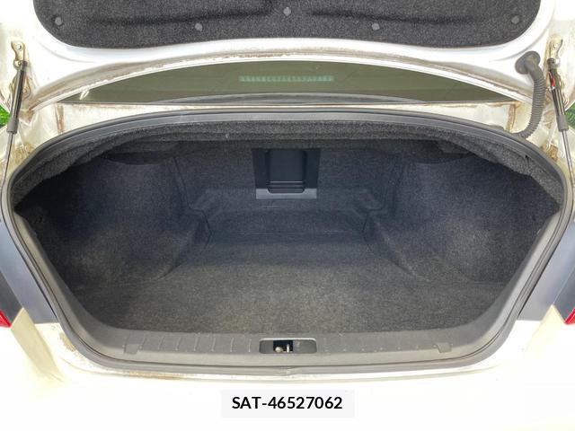 Nissan FUGA 2011-06 8730043-10