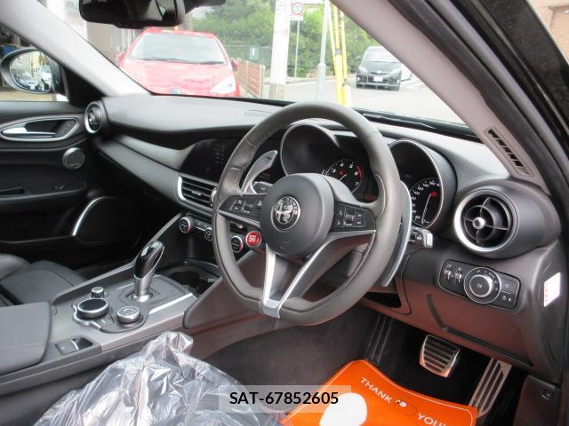 ALFA ROMEO Giulia 2019-07 8727179-2