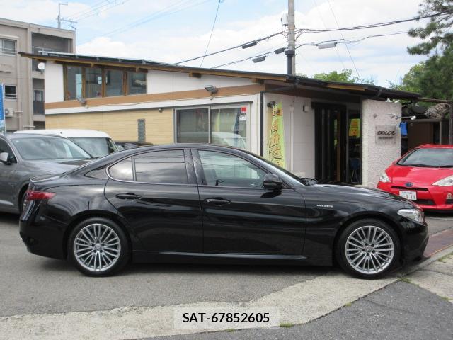 ALFA ROMEO Giulia 2019-07 8727179-3