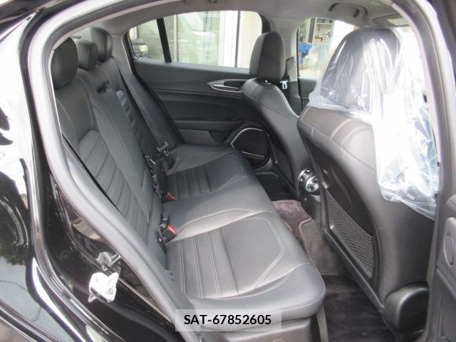 ALFA ROMEO Giulia 2019-07 8727179-6