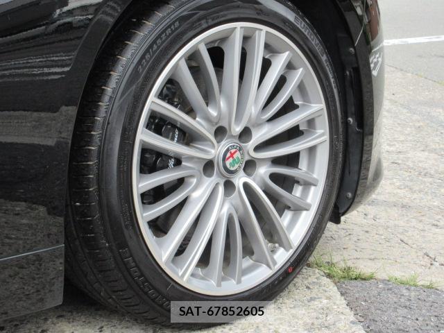 ALFA ROMEO Giulia 2019-07 8727179-8