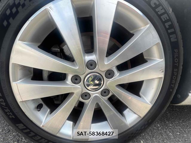 VolksWagen GOLF 2012-06 8726632-12