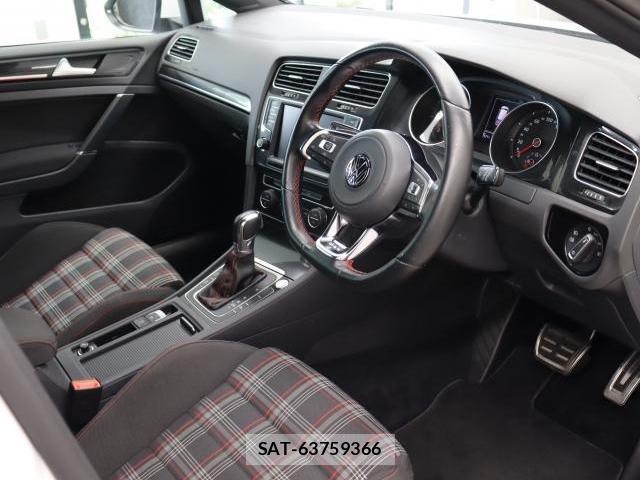 VolksWagen GOLF GTI 2014-08 8728533-4