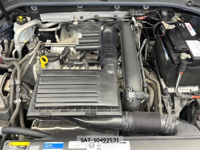 VolksWagen GOLF 2019-03 8725984-19
