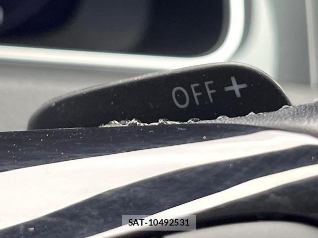 VolksWagen GOLF 2019-03 8725984-5