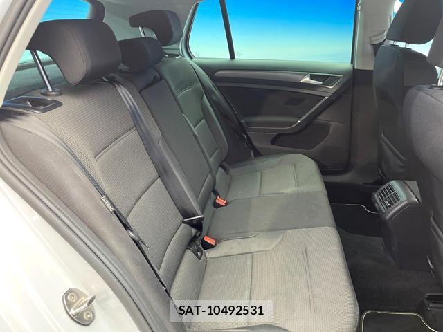 VolksWagen GOLF 2019-03 8725984-9
