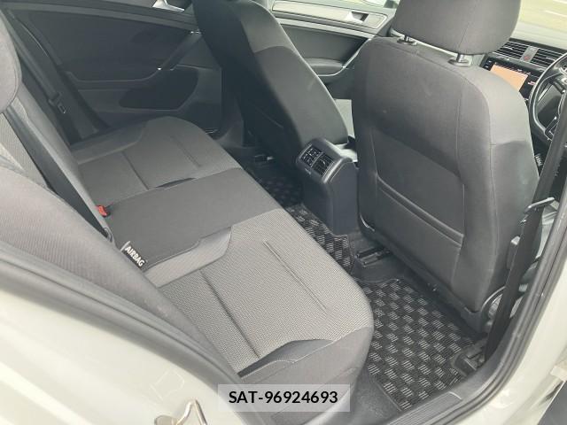 VolksWagen GOLF 2020-03 8726515-6