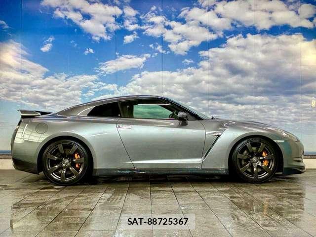 Nissan GT-R 2009-03 8725890-18