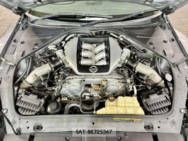Nissan GT-R 2009-03 8725890-2