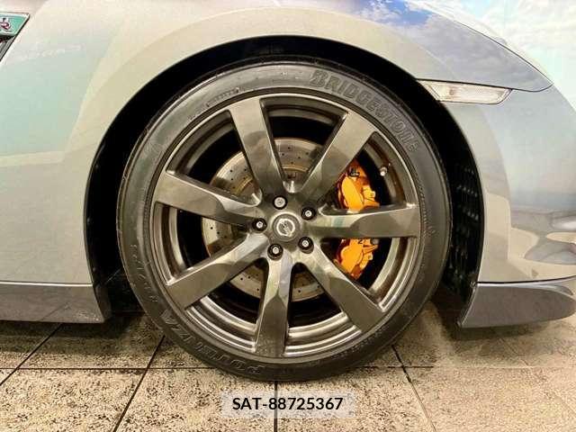 Nissan GT-R 2009-03 8725890-6