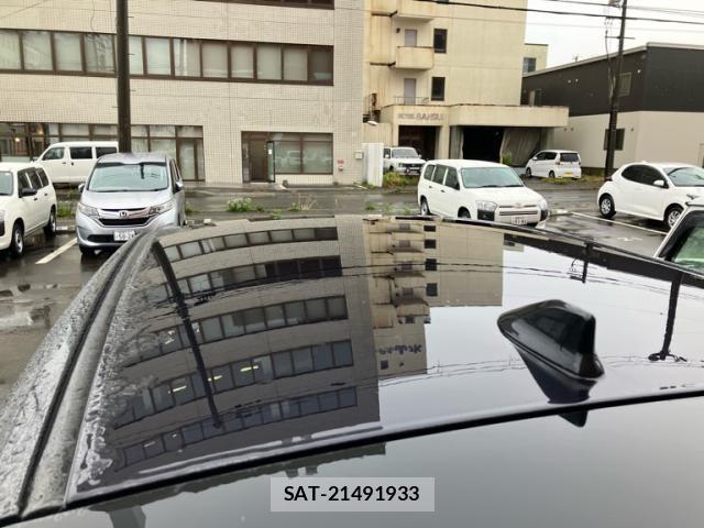 Toyota HARRIER HYBRID 2017-05 8727521-4