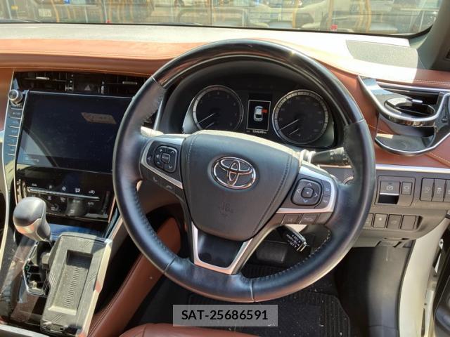 Toyota HARRIER 2019-03 8726074-16