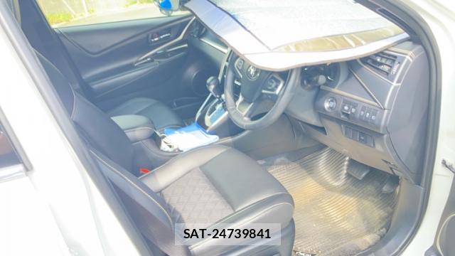 Toyota HARRIER 2018-11 8726113-12