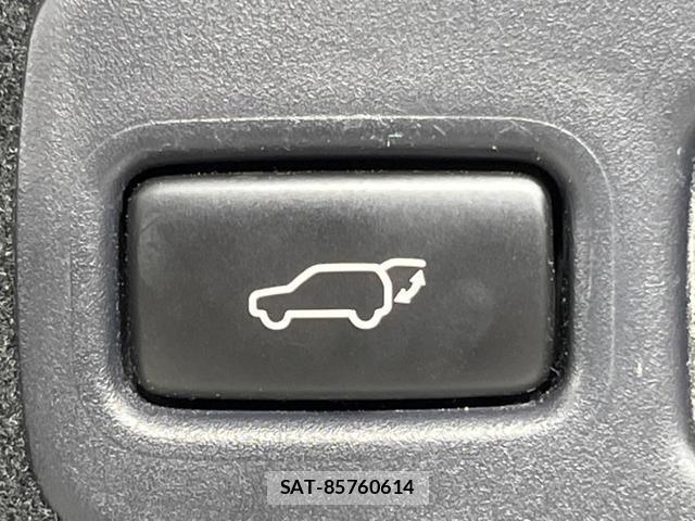 Toyota HARRIER 2017-01 8726769-6
