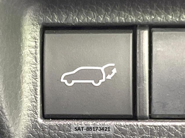 Toyota HARRIER 2021-02 8728241-4