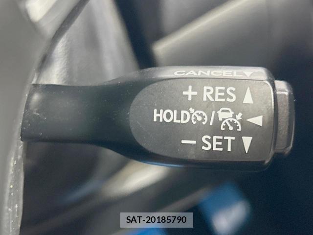 Toyota HARRIER 2017-07 8728365-6