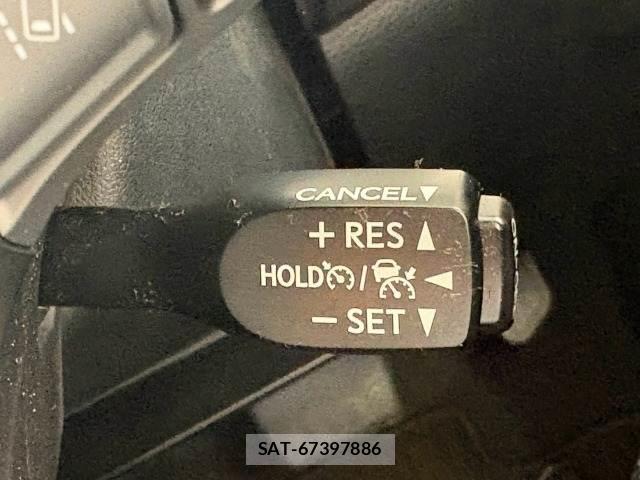 Toyota HARRIER 2018-03 8731380-4
