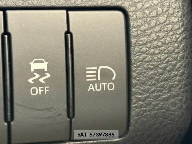 Toyota HARRIER 2018-03 8731380-5