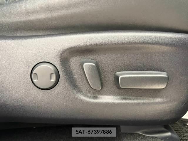 Toyota HARRIER 2018-03 8731380-9