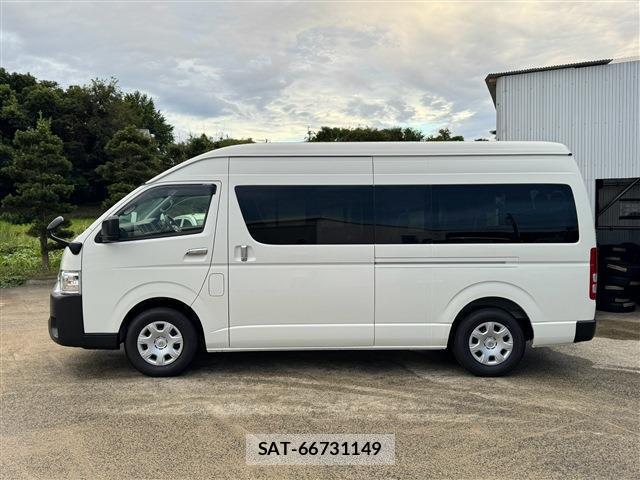 Toyota HIACE COMMUTER 2025-03 8728311-13