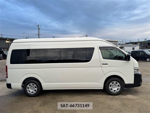 Toyota HIACE COMMUTER 2025-03 8728311-17