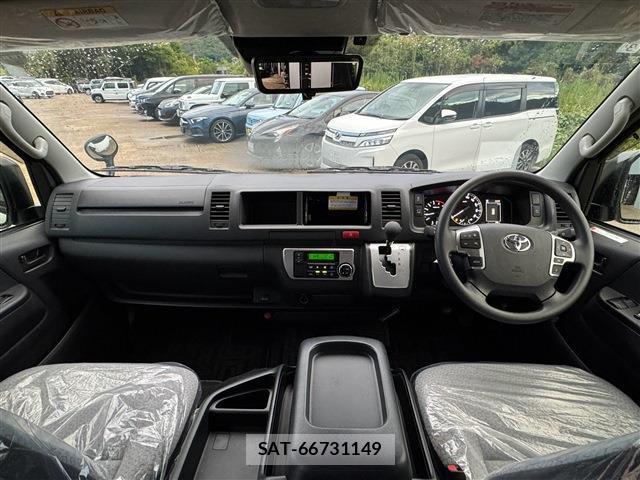 Toyota HIACE COMMUTER 2025-03 8728311-2