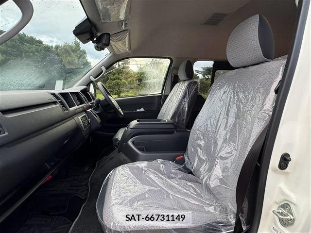 Toyota HIACE COMMUTER 2025-03 8728311-4