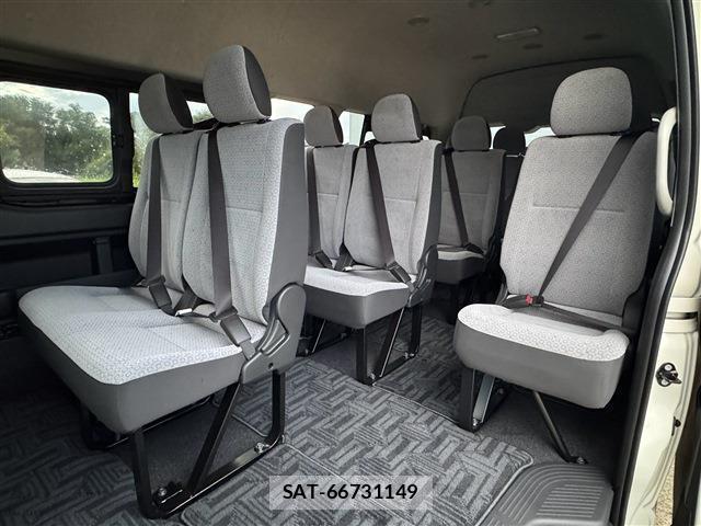 Toyota HIACE COMMUTER 2025-03 8728311-5