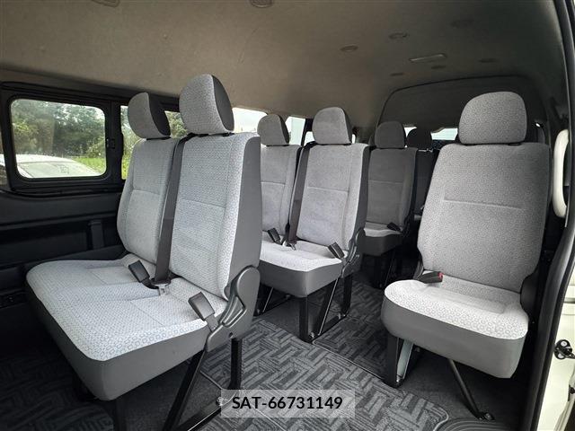 Toyota HIACE COMMUTER 2025-03 8728311-6
