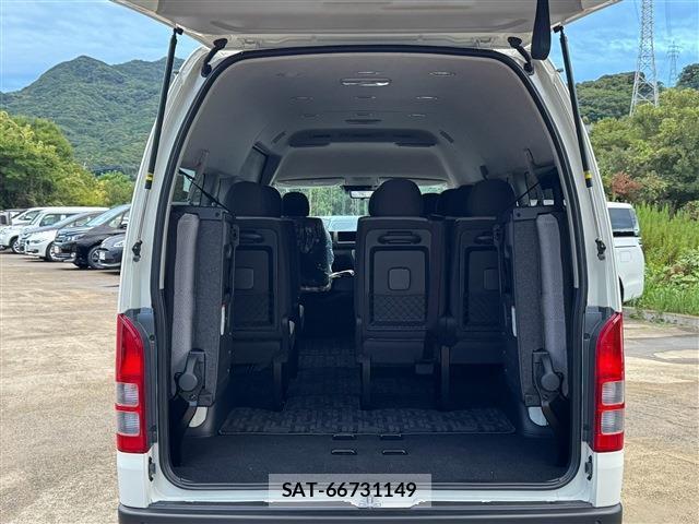 Toyota HIACE COMMUTER 2025-03 8728311-9