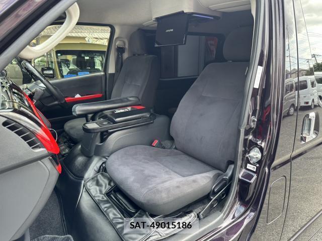 Toyota HIACE VAN 2016-11 8726081-16