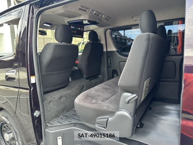 Toyota HIACE VAN 2016-11 8726081-17