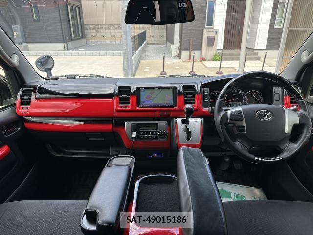 Toyota HIACE VAN 2016-11 8726081-7