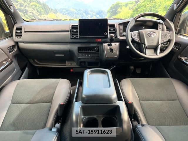 Toyota HIACE VAN 2026-04 8727776-1