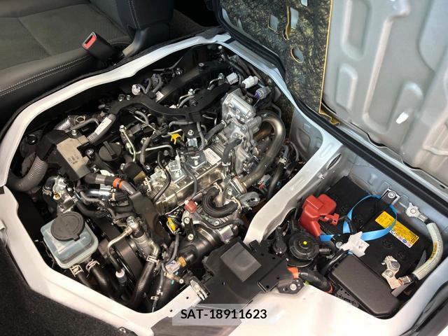 Toyota HIACE VAN 2026-04 8727776-17