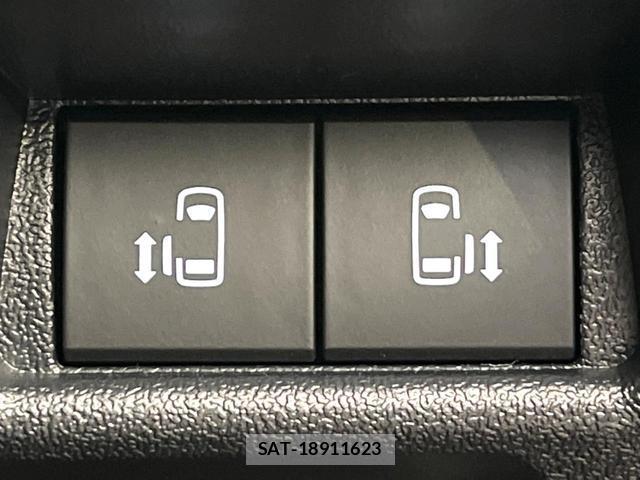 Toyota HIACE VAN 2026-04 8727776-6