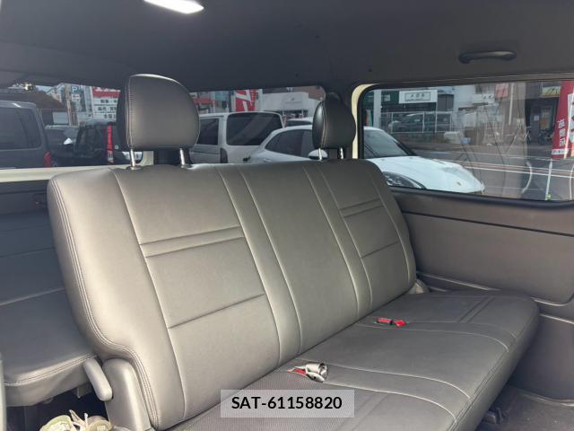 Toyota HIACE VAN 2021-01 8728883-10