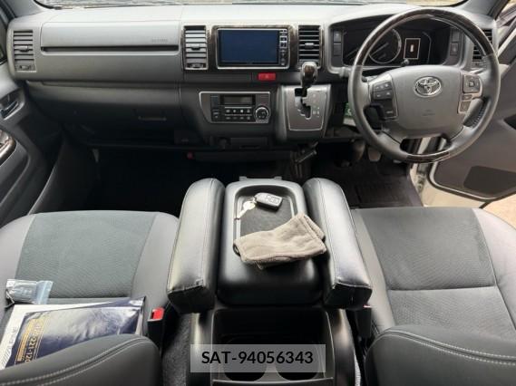 Toyota HIACE VAN 2023-04 8729076-2