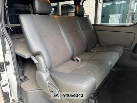 Toyota HIACE VAN 2023-04 8729076-6
