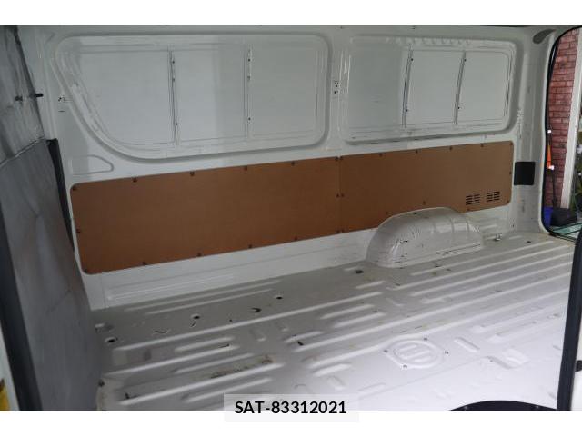 Toyota HIACE VAN 2012-02 8730283-17