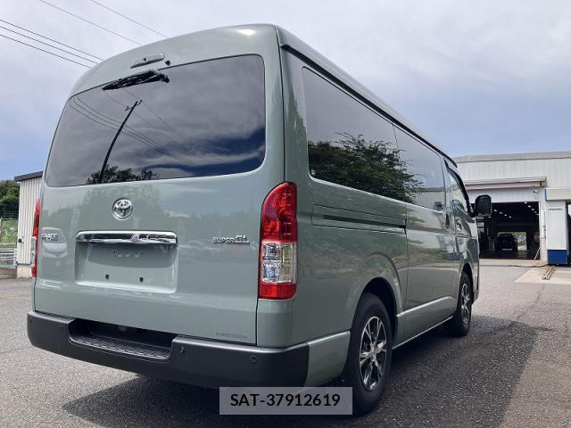 Toyota HIACE VAN 2024-08 8730309-1