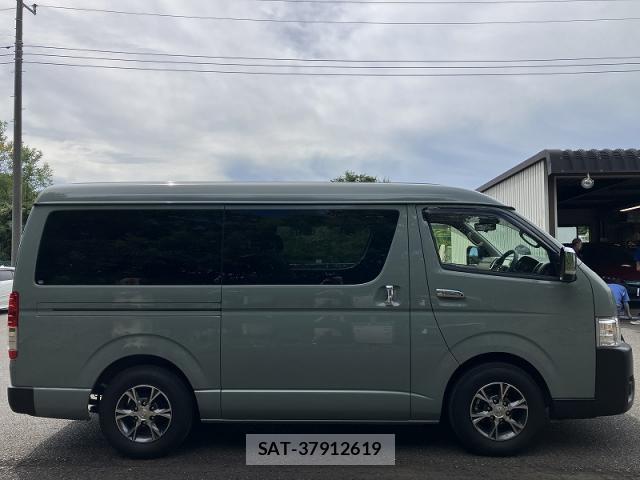 Toyota HIACE VAN 2024-08 8730309-2