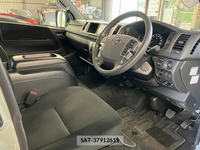 Toyota HIACE VAN 2024-08 8730309-4