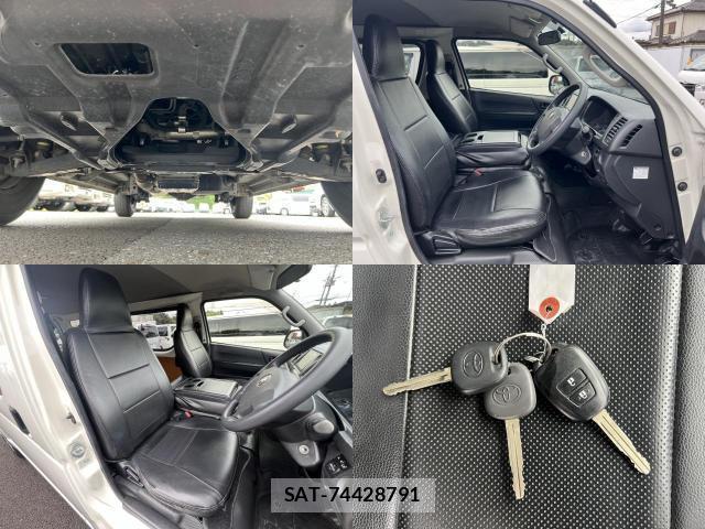 Toyota HIACE VAN 2017-07 8730611-3
